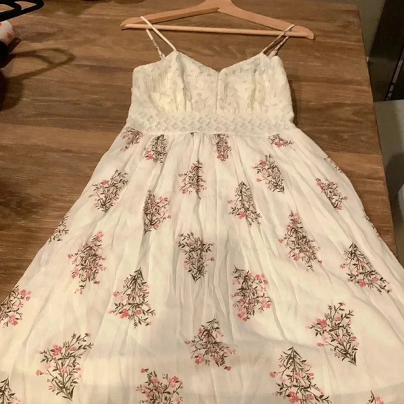 Maurices Dresses & Skirts - ✨Summer dress Maurice’s size xs with lace